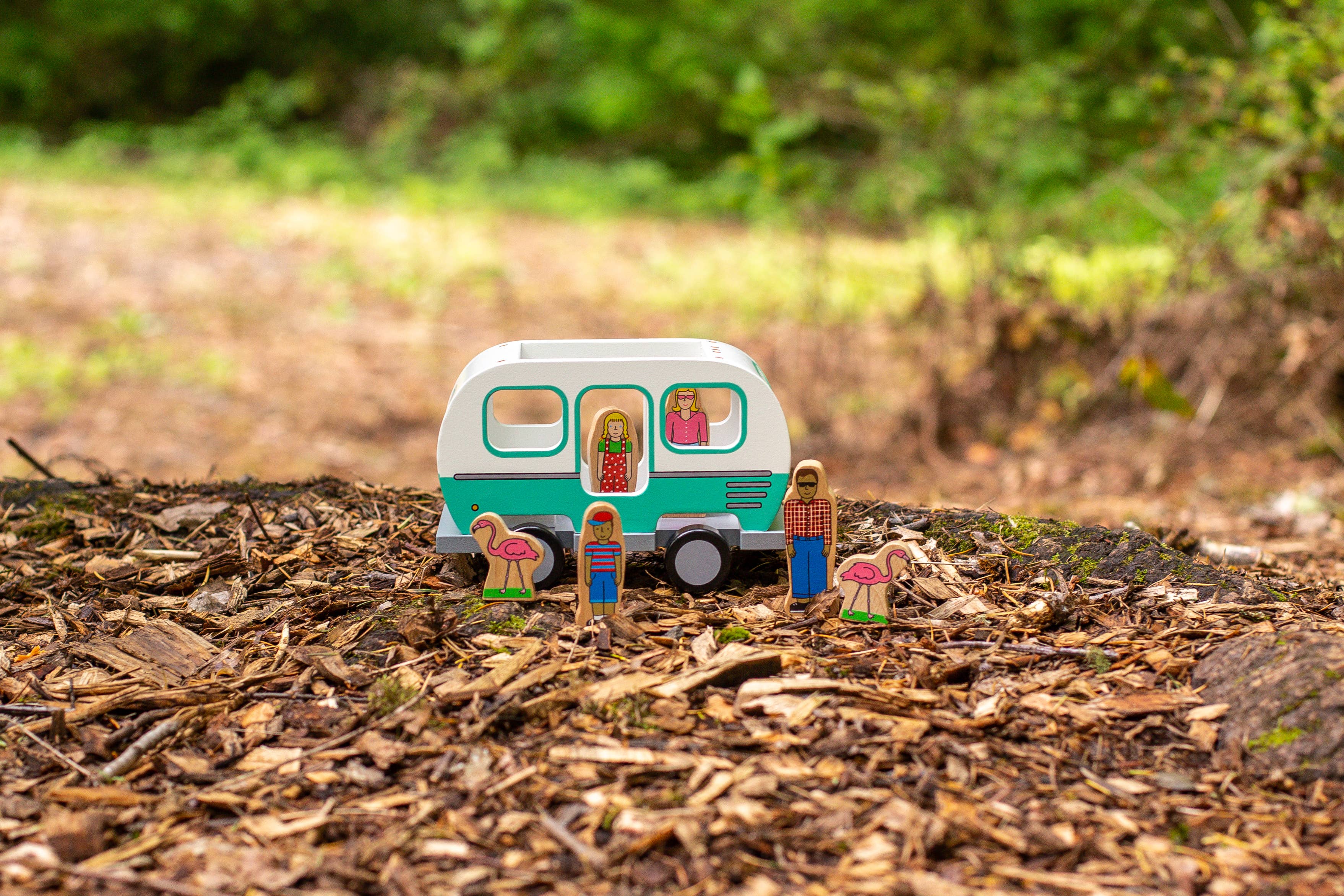 Glamper Camper Magnetic Travel Trailer