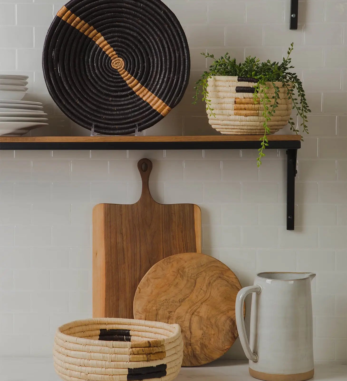 medium-banana-leaf-kisasa-basket-kazi-arthouseandcompany-2.webp