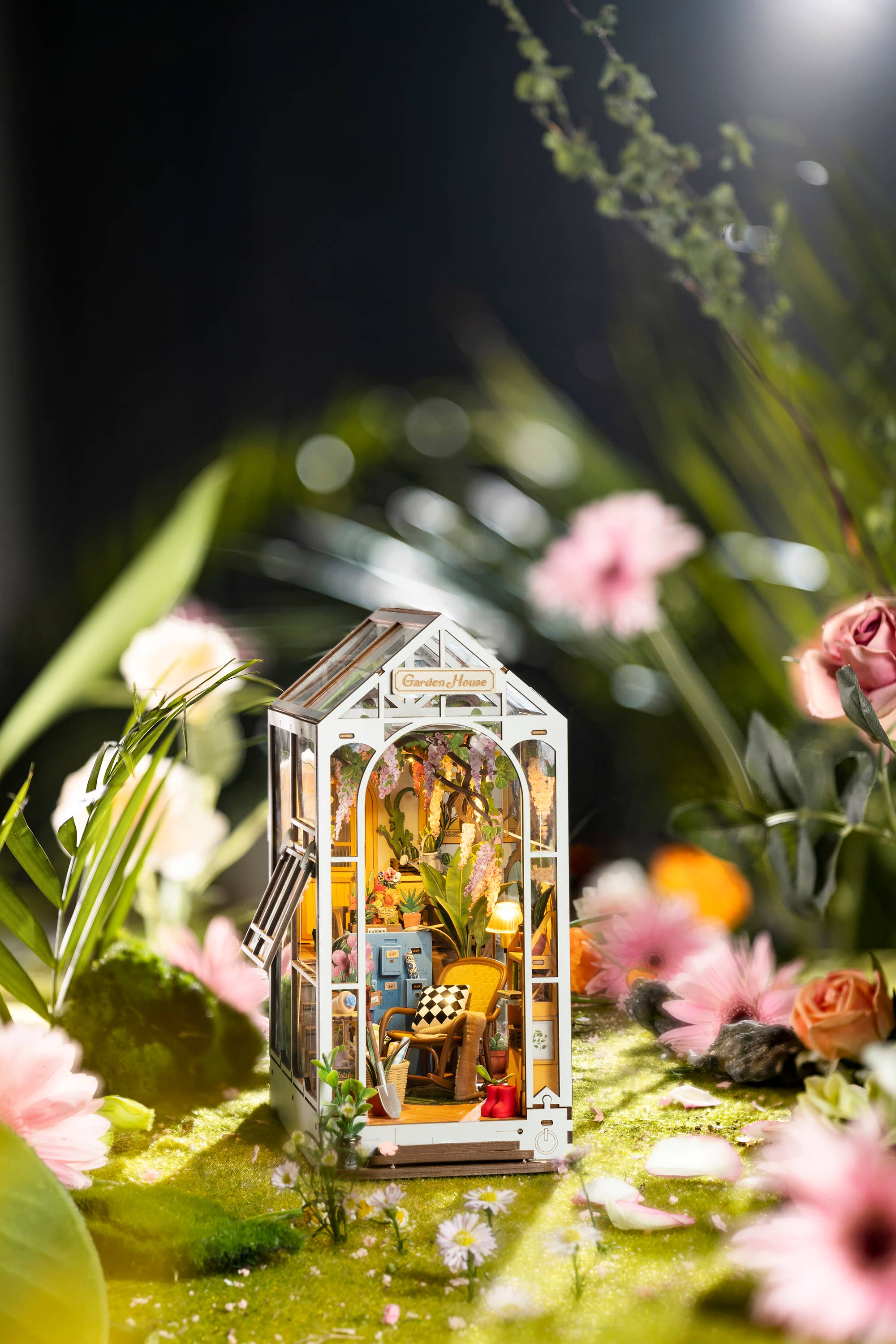 Garden House: DIY Miniature House Book Nook Kit