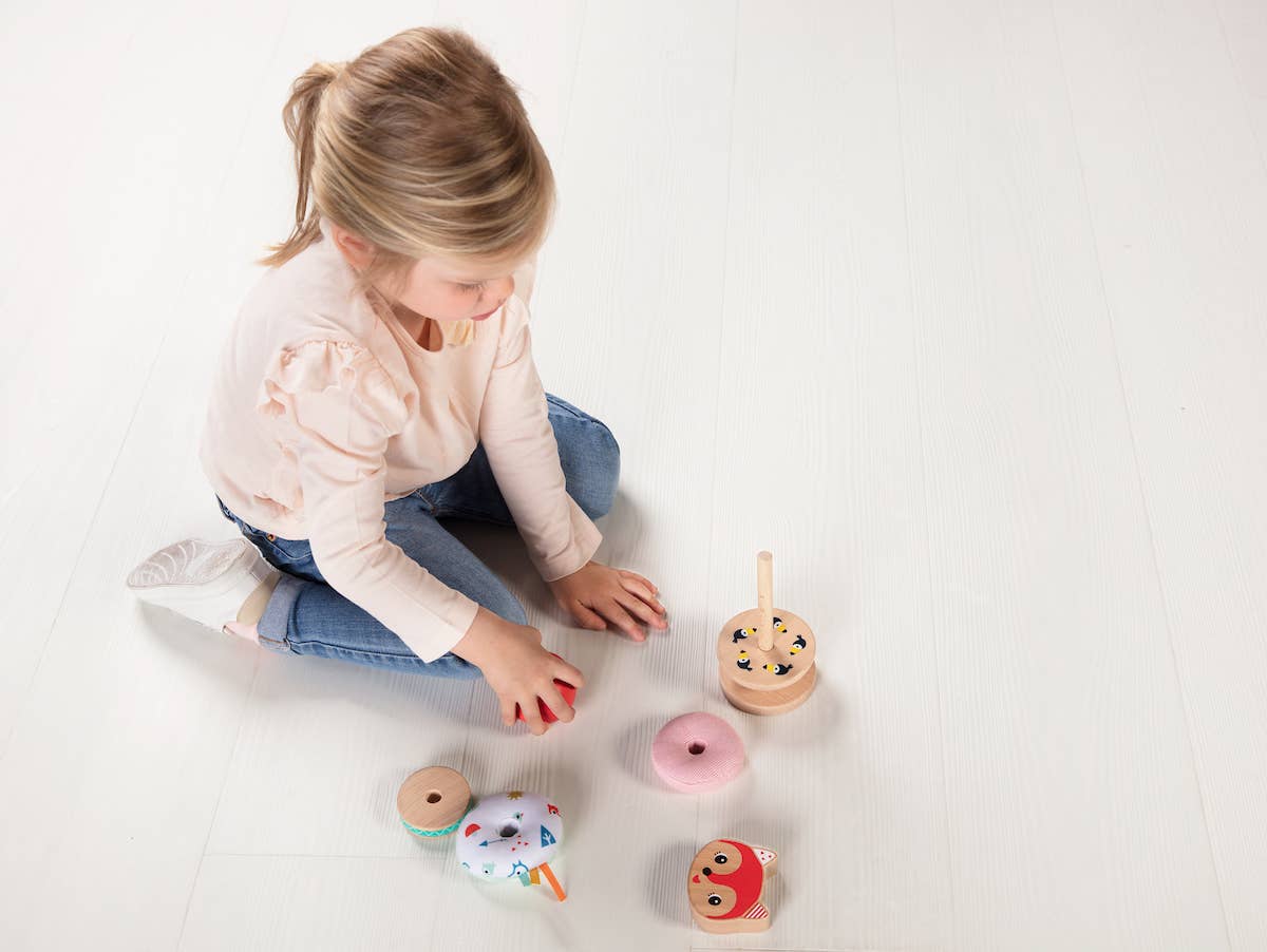 Alice Stacking Pyramid