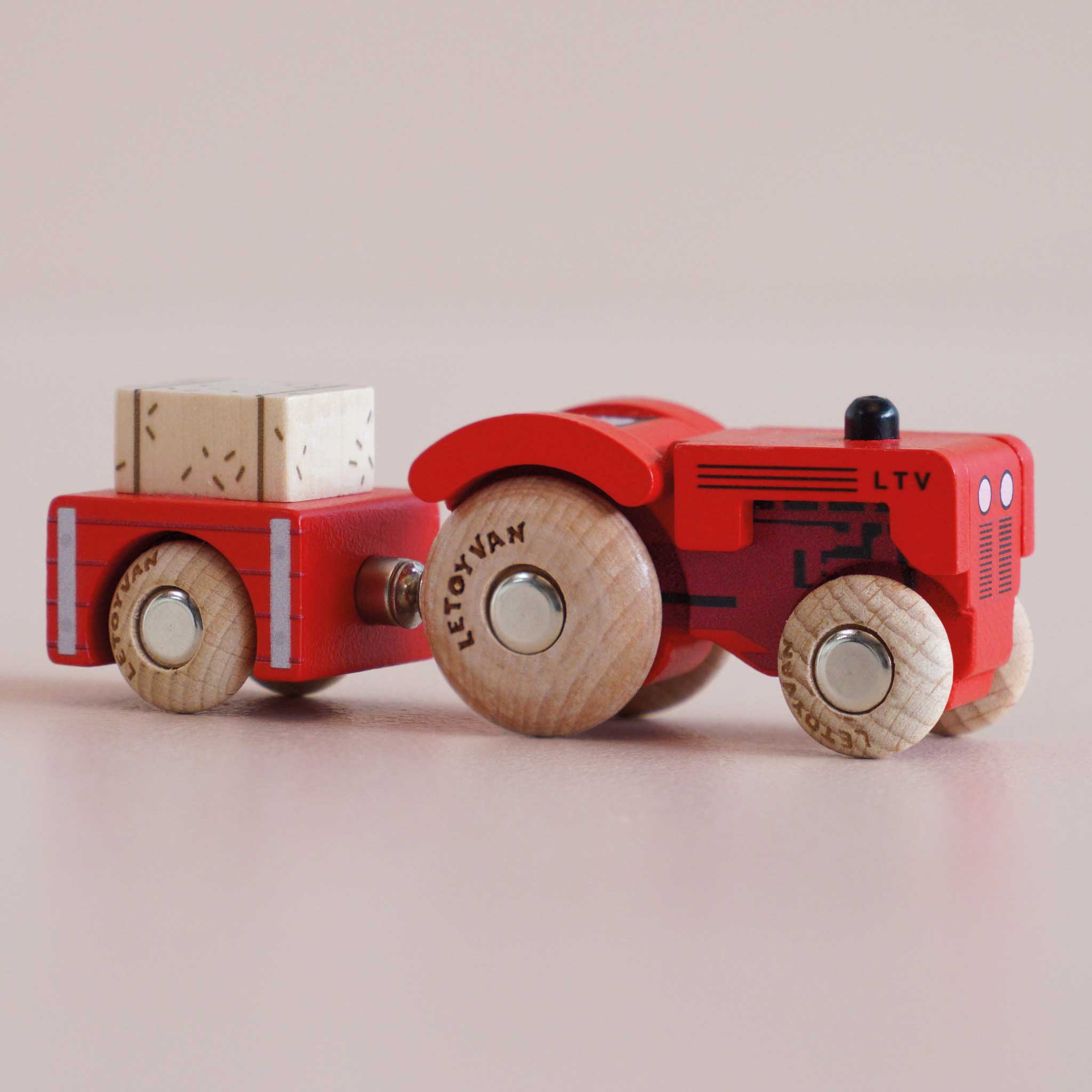 GT190 Tilly - Wooden Toy Tractor and Trailer