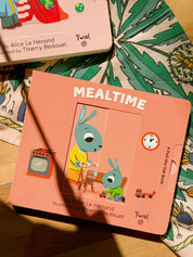 Mealtime: Pull and Play Board Book