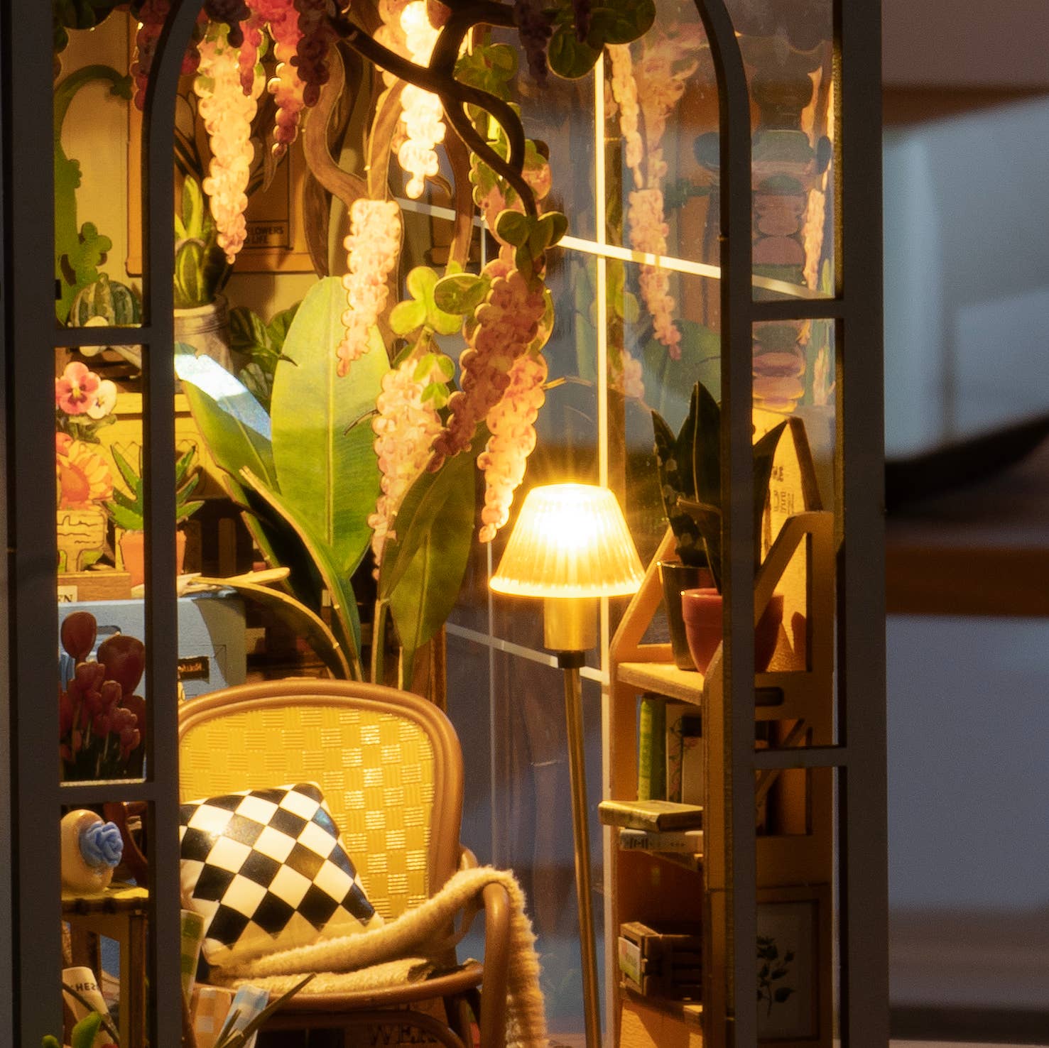 Garden House: DIY Miniature House Book Nook Kit