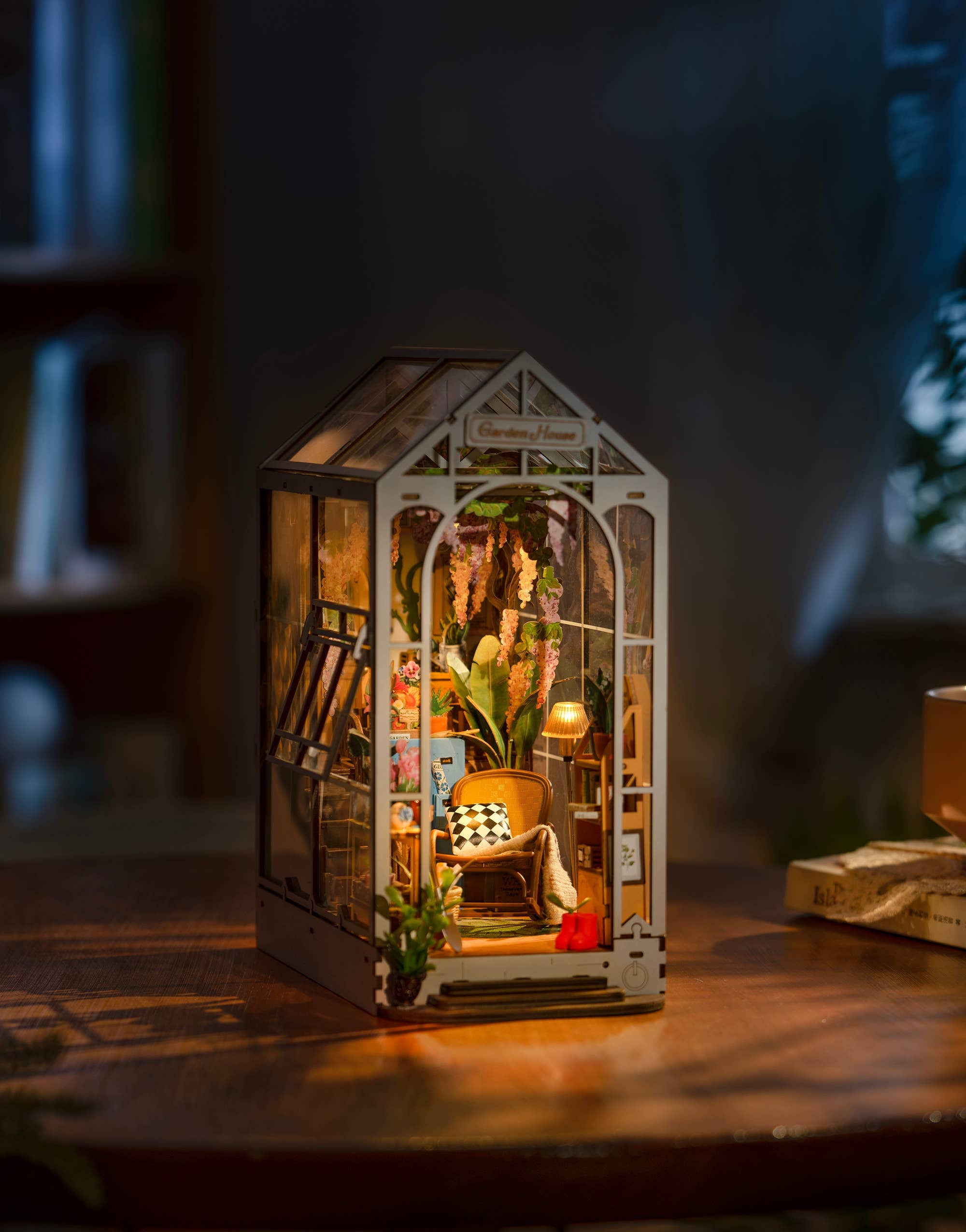 Garden House: DIY Miniature House Book Nook Kit