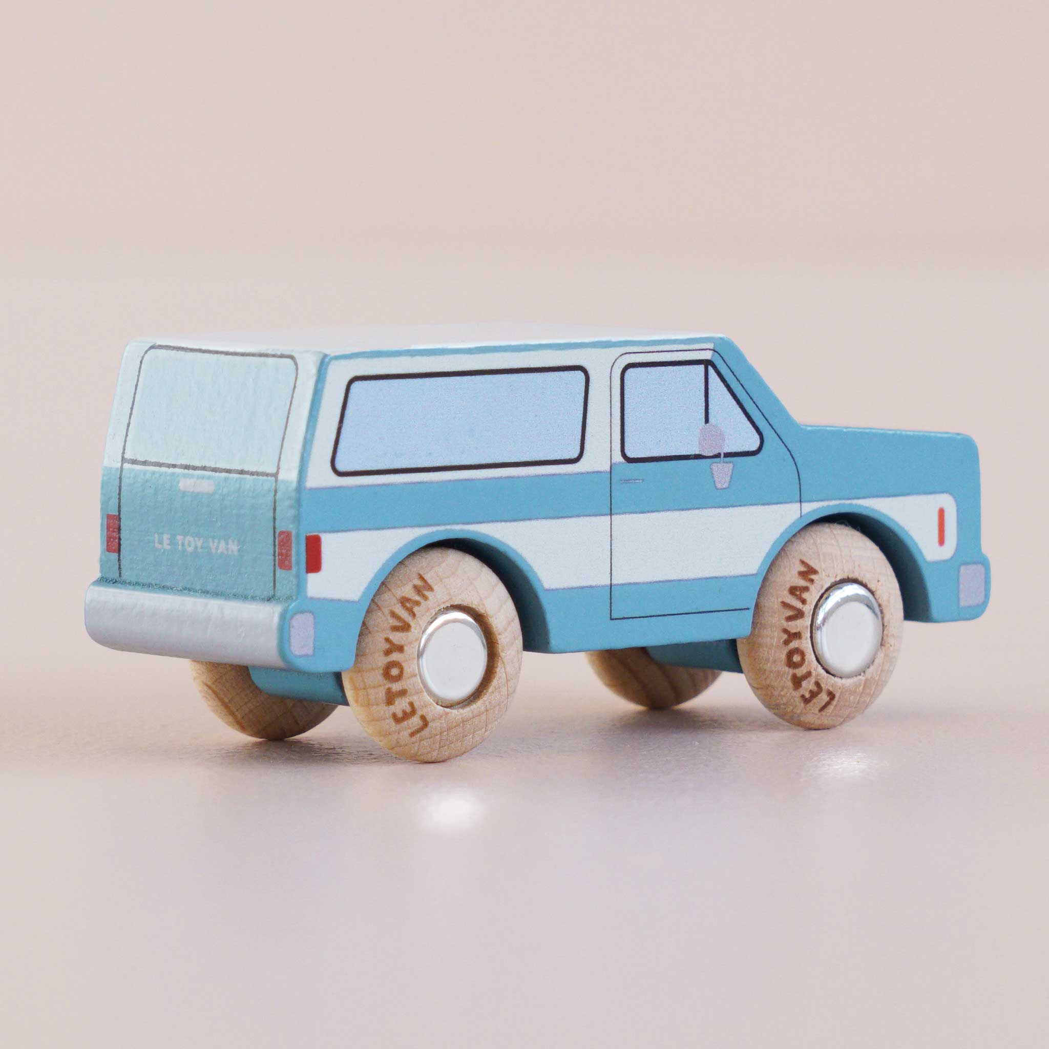 GT170 Chuck No. 31 Wooden Toy SUV