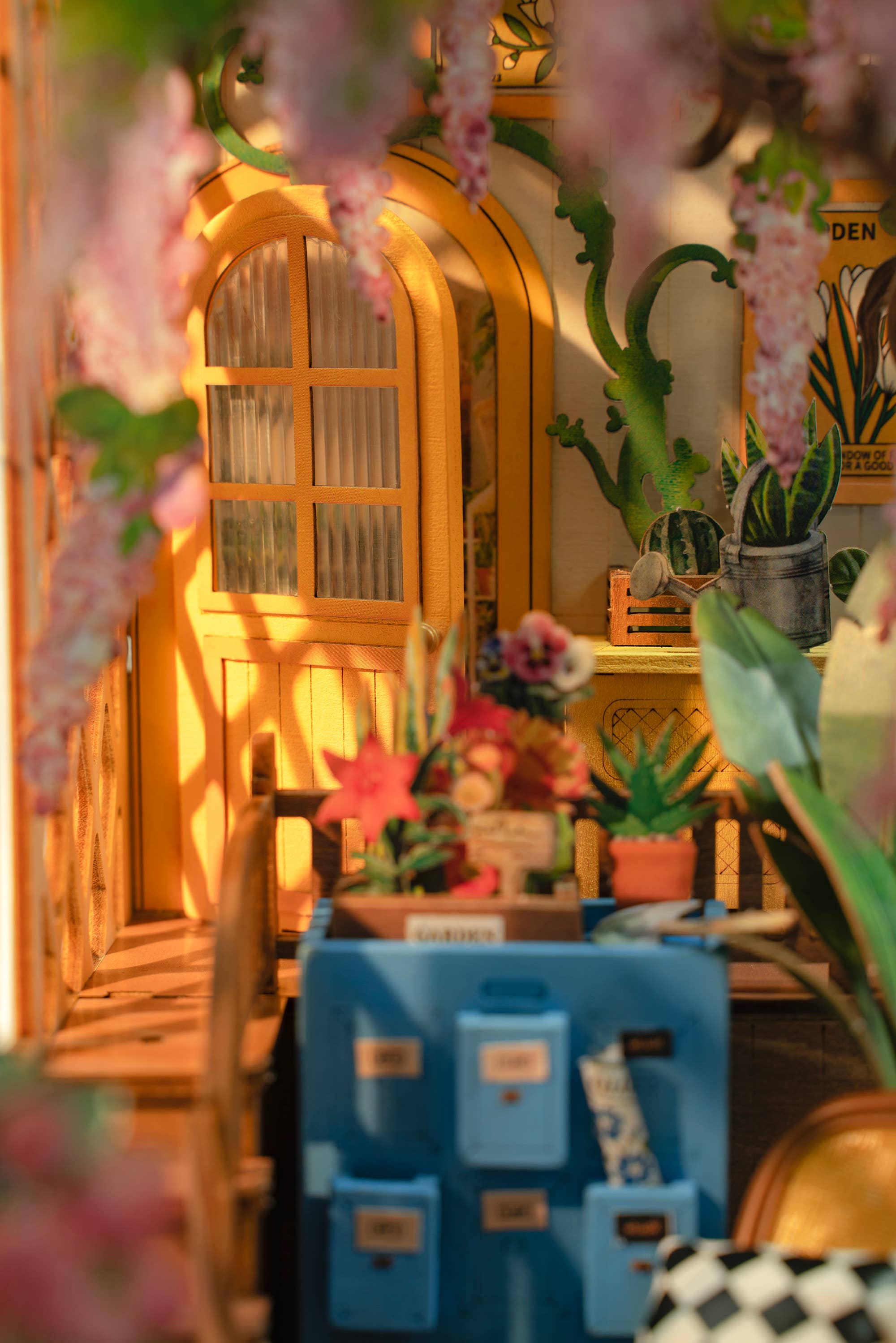 Garden House: DIY Miniature House Book Nook Kit