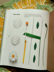 The Kew Book of Paper Gardens: 50 Botanical Paper Projects to Make