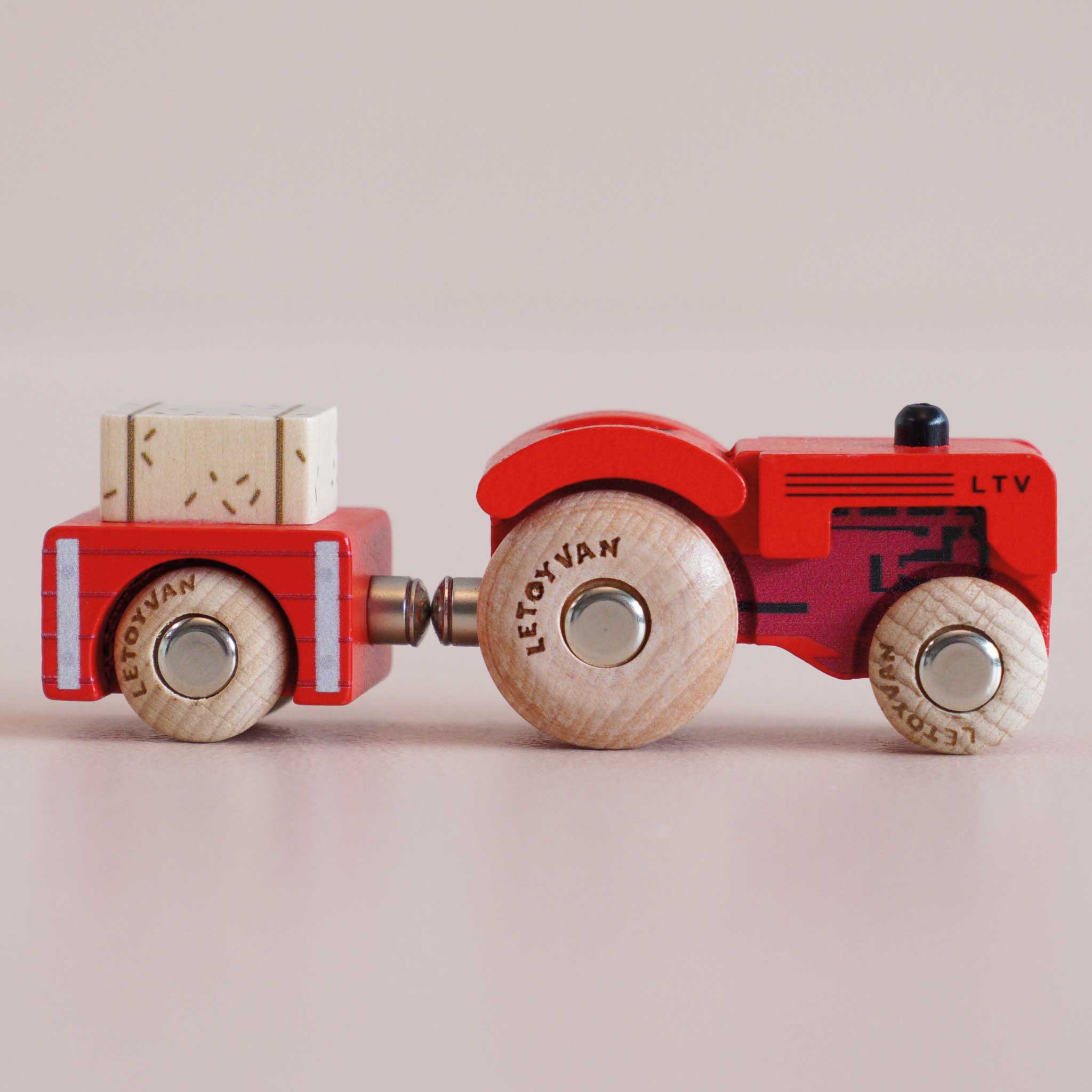 GT190 Tilly - Wooden Toy Tractor and Trailer