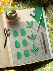 The Kew Book of Paper Gardens: 50 Botanical Paper Projects to Make