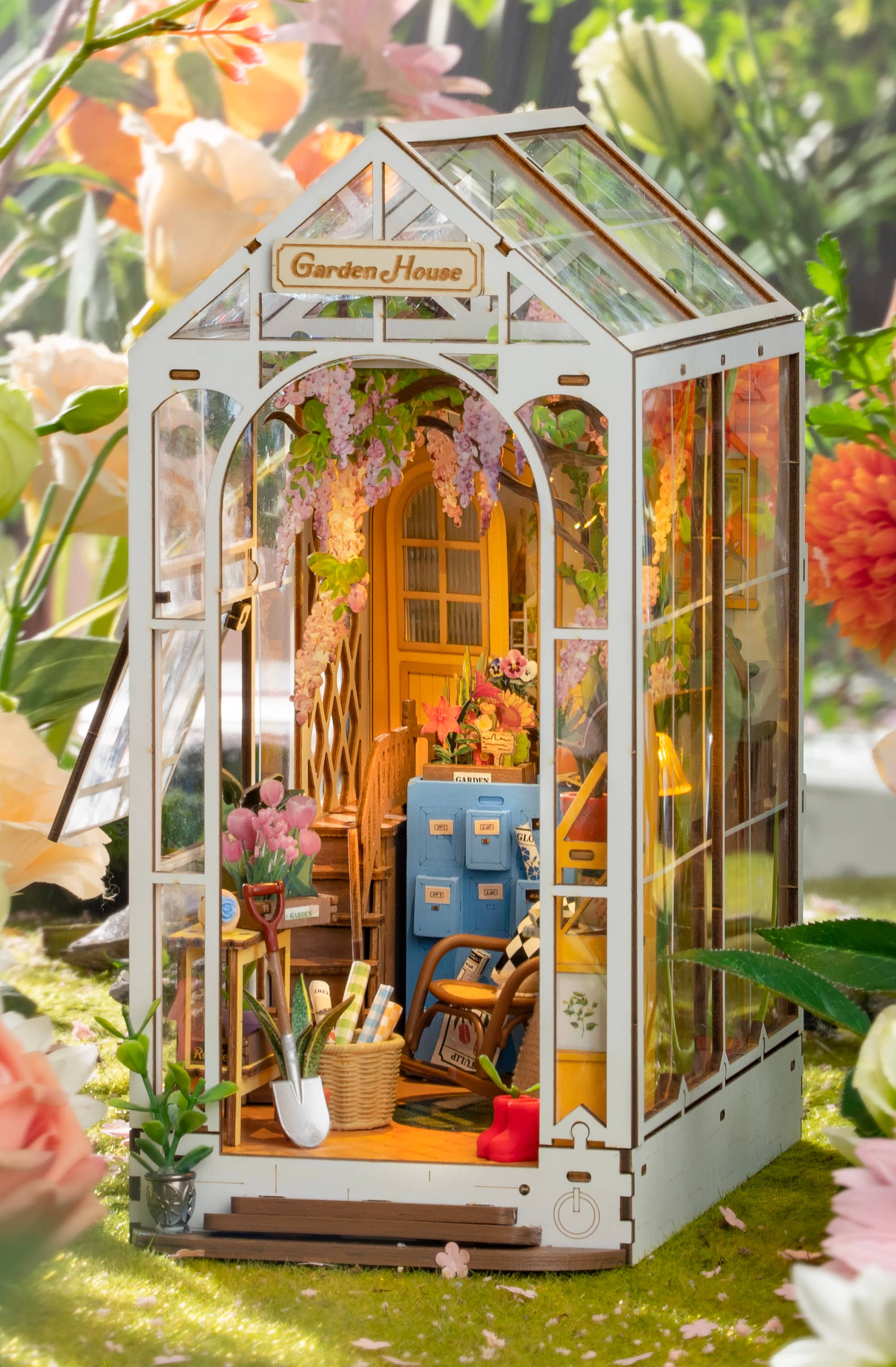 Garden House: DIY Miniature House Book Nook Kit