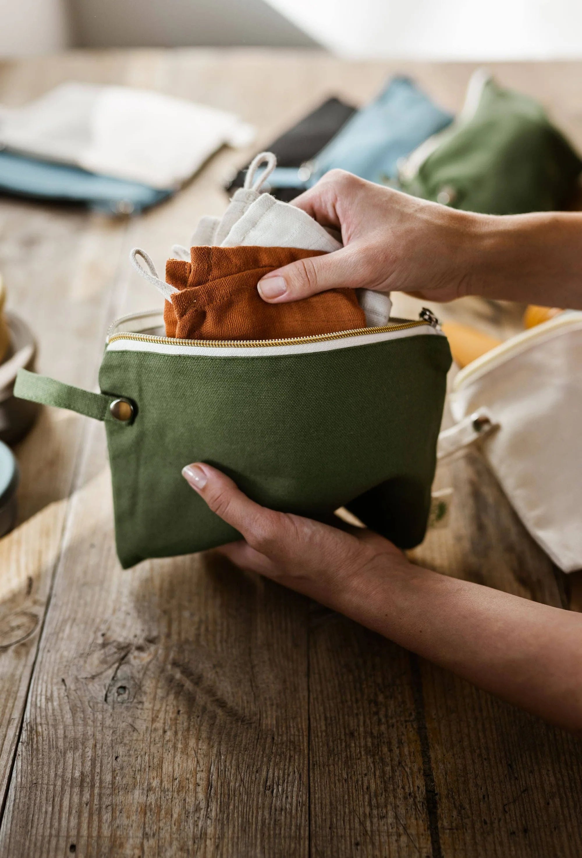 Large Pocket Canvas Bag: Green