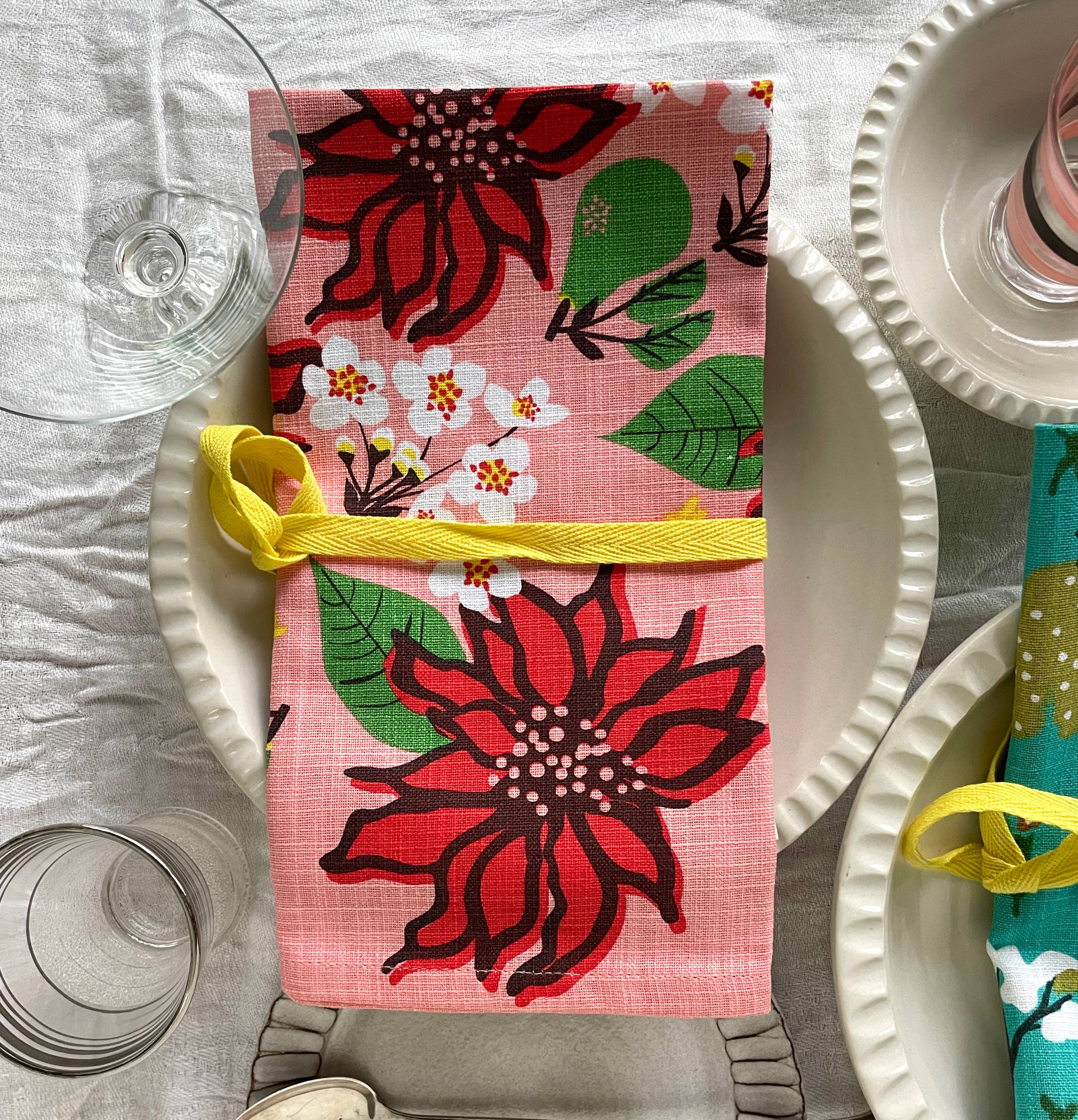 Poinsettia Napkin Set of 4