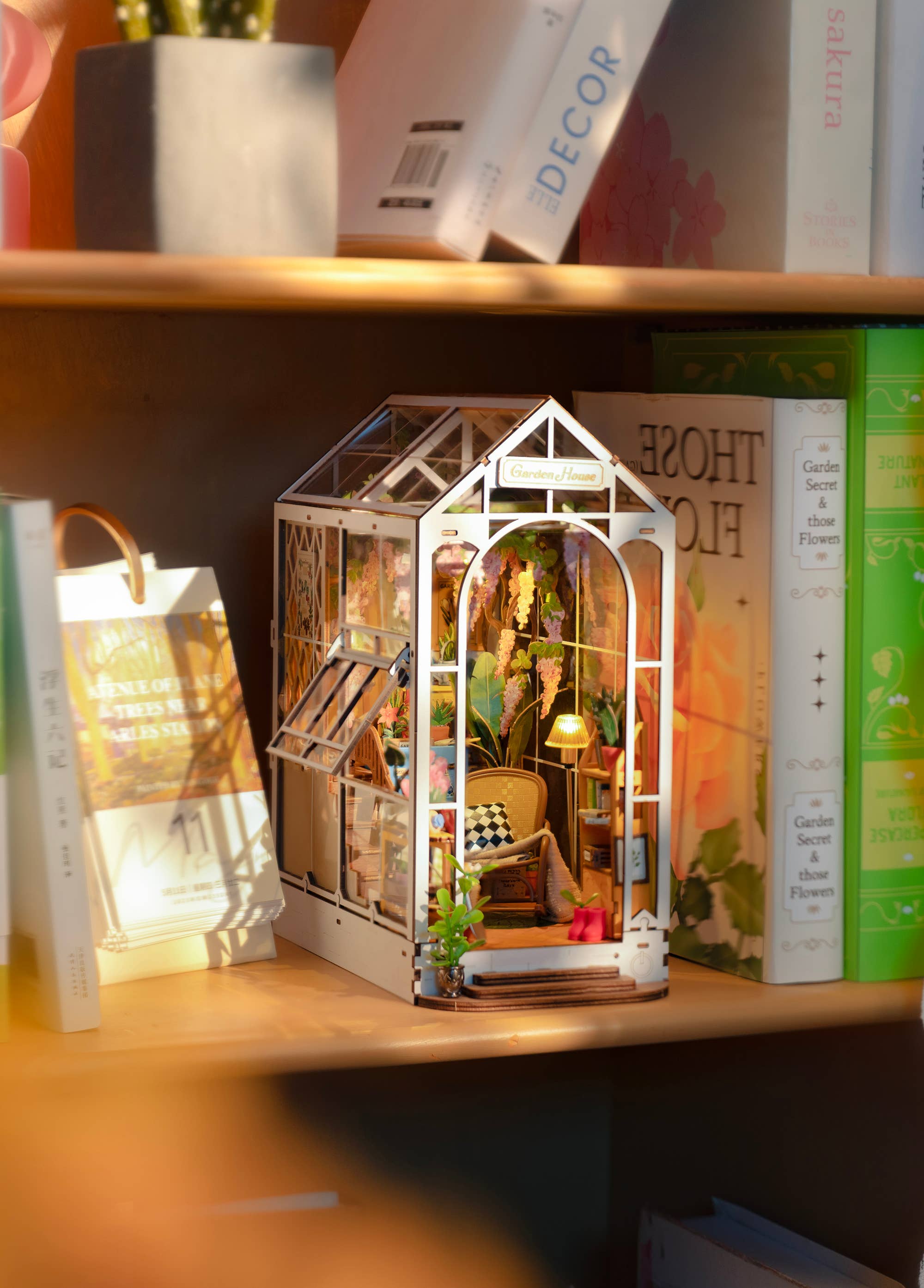 Garden House: DIY Miniature House Book Nook Kit