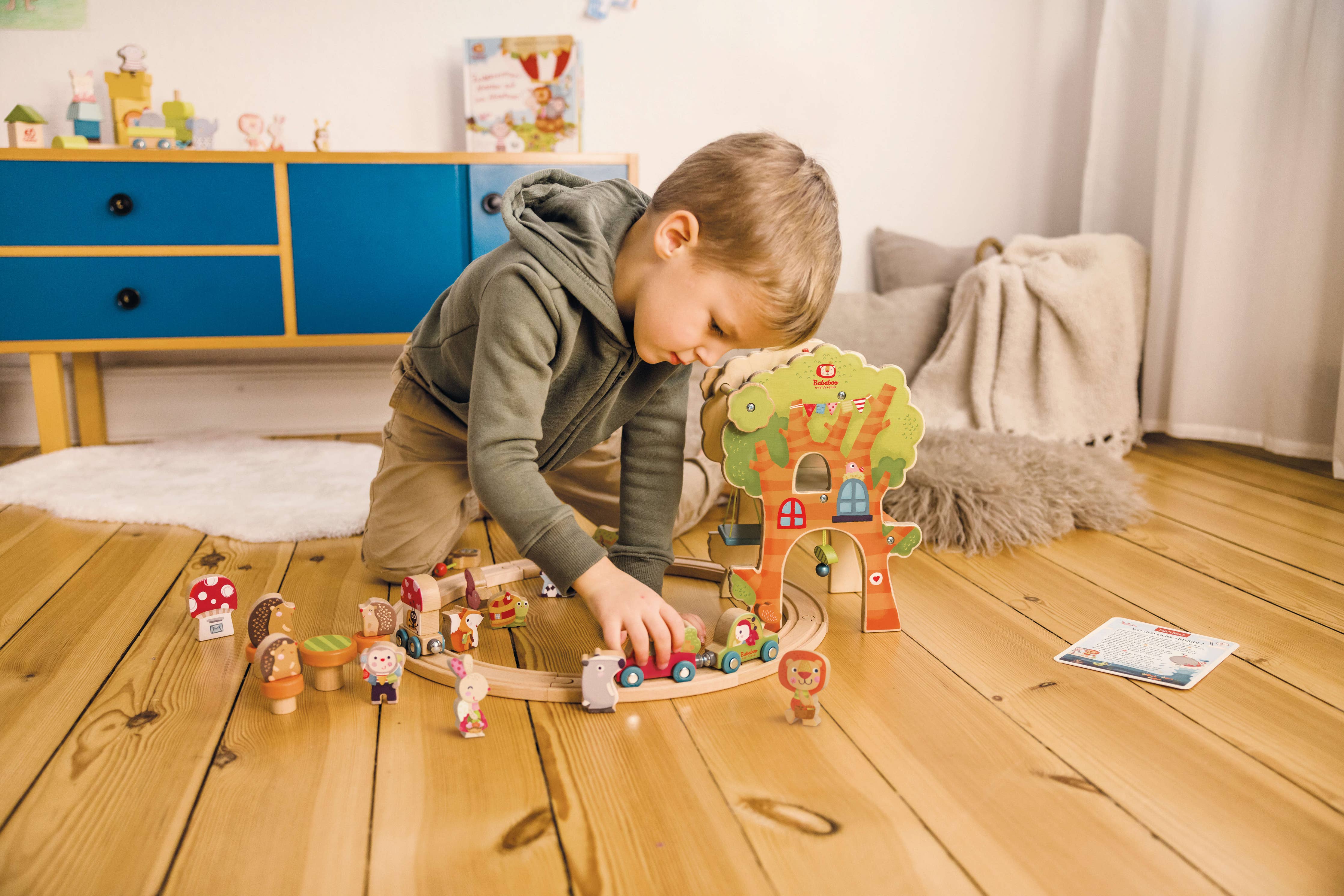 Tree House Play World with Wooden Train Tracks [24+ Months]